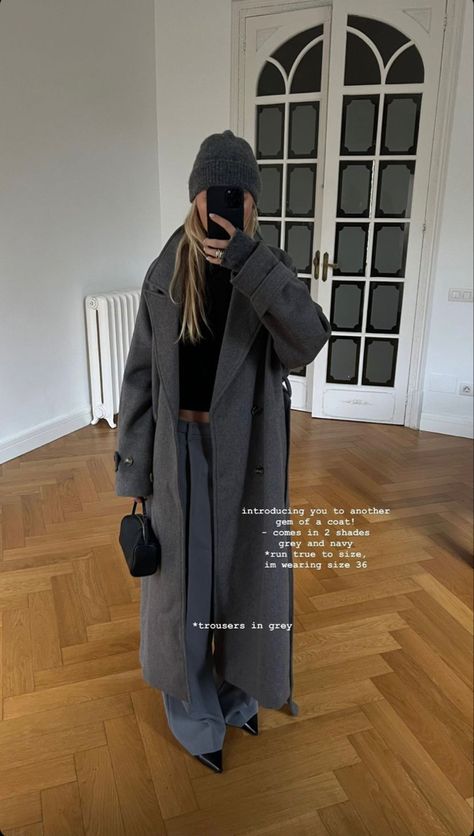 Dark Grey Coat Outfit, Grey Coat Outfit Winter, Paris Aesthetic Outfit, Coat Outfits For Women, Grey Coat Outfit, Claire Rose, Winter Coat Outfits, Outfit Inso, European Summer Outfits