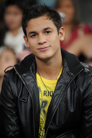 Bronson Pelletier Bronson Pelletier, Twilight Wolf Pack, Twilight Wolf, Twilight Cast, Jacob Black, Wolf Pack, Face Claims, Native American, It Cast