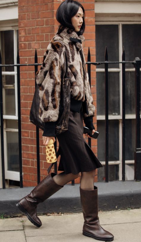 London Winter Outfits, Fashion Week Fall 2023, What People Are Wearing, Trendy Outfit Inspo, Fresh Fashion, Fashion Now, Mode Inspo, 가을 패션, Fall 2023