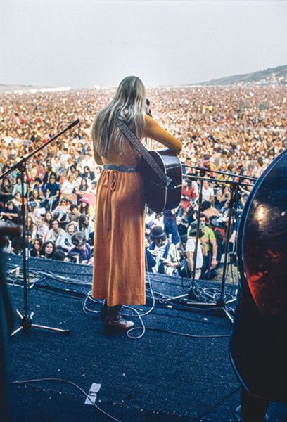 Woodstock Concert, 1969 Woodstock, Woodstock Photos, Woodstock Hippies, Hippie Music, Isle Of Wight Festival, Woodstock 1969, Joni Mitchell, Woodstock Festival