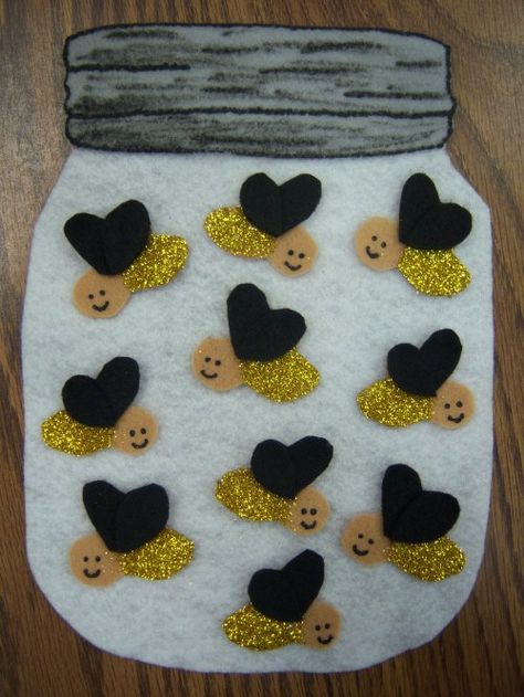 “Ten Flashing Fireflies” based on the book by Philemon Sturges Insects Preschool, Bugs Preschool, Flannel Board Stories, Flannel Friday, Felt Board Stories, Insects Theme, Bug Crafts, Felt Stories, Flannel Board