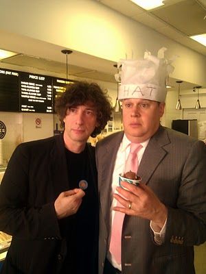 Neil Gaiman and Daniel Handler. Two of my favorite living authors.  I think this is one of the greatest pictures in existence. Daniel Handler, Silly People, Cult Leader, Charles Dance, Middle Aged Man, Terry Pratchett, Author Quotes, Michael Sheen, Neil Gaiman