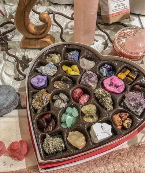 Crystal Chocolate Box Heart, Chocolate Box Heart, Nature Valentines, Valentines Aesthetic, Goblincore Aesthetic, Heart Aesthetic, Crystal Vibes, Crystal Aesthetic, Crystal System