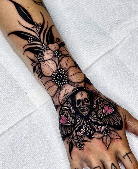 Full Hand Tattoo, Meaningful Wrist Tattoos, Wicked Tattoos, Moth Tattoo, Hand Tattoos For Women, Dope Tattoos For Women, B Tattoo, Tattoo Arm, Awesome Tattoos