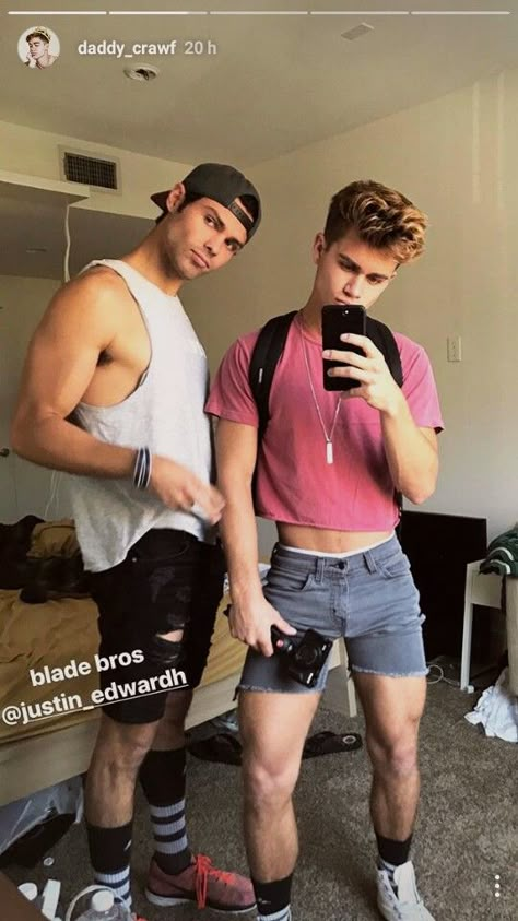 Oliver Brady and Andrew Devera: “Andrew pose for snapchat.” -Oliver Brady Pose For Snapchat, Matthew Crawford, Mens Crop Tops, Crop Top Men, Boys In Crop Tops, Woman Meme, Mens Crop Top, Gay Fashion, Male Models