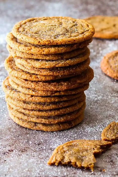 Mom Desserts, Baker Bettie, Ginger Recipe, Chewy Molasses Cookies, Winter Baking, Desserts Snacks, Simply Home, Recipes Baking, Molasses Cookies