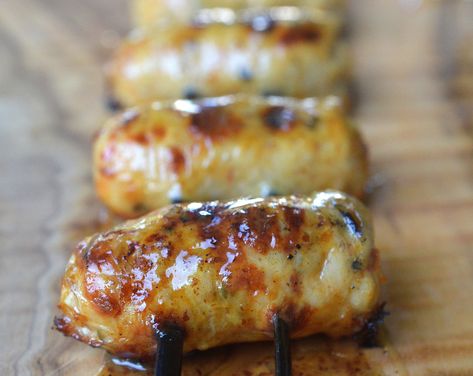 Grilled Honey Mustard Chicken Sausages Honey Hot Chicken, Chicken Sausage Recipes Pasta, Sausage Kebabs, Easy Honey Mustard, Honey Mustard Chicken Recipes, Chicken Sausage Recipes, Honey Mustard Recipes, Chicken Sausages, Mustard Chicken Recipes