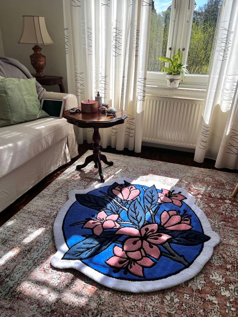 Handmade tufting rug Rug Tufting Inspiration, Disney Tufted Rug, Floral Tufted Rug, Tufting Ideas Flower, Flower Rug Tufting, Rug Ideas Tufting, Rug Tufting Design, Tufting Flower, Tufted Rug Design Ideas