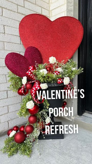 Front Entryway Decor, Valentines Outdoor Decorations, Diy Valentine's Day Decorations, Fall Front Porch Decor, Heart Day, Red Ball, Glitter Hearts, Valentine's Day Diy, Valentine Day Crafts