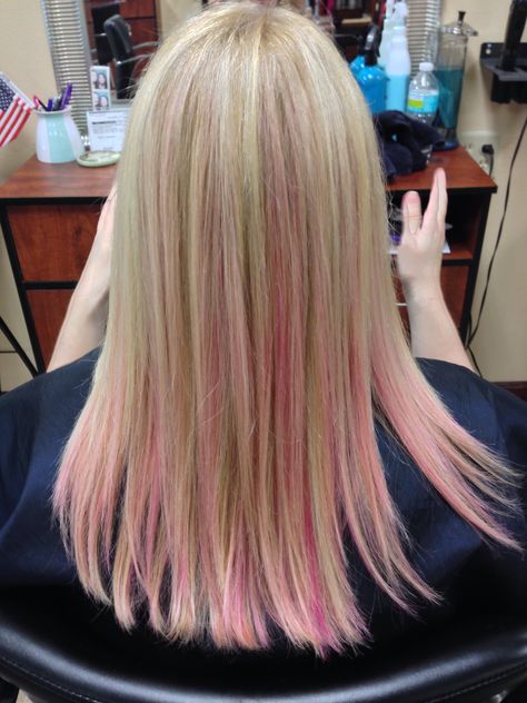 Fun pink highlights Platinum Blonde With Color Highlights, Light Pink Streaks In Blonde Hair, Platinum Blonde Hair With Pink Highlight, Blonde Hair With Pink Streaks, Pink Highlights Hair, Highlights Hair Blonde, Purple Extensions, Pink And Blonde Hair, Watercolor Dandelion