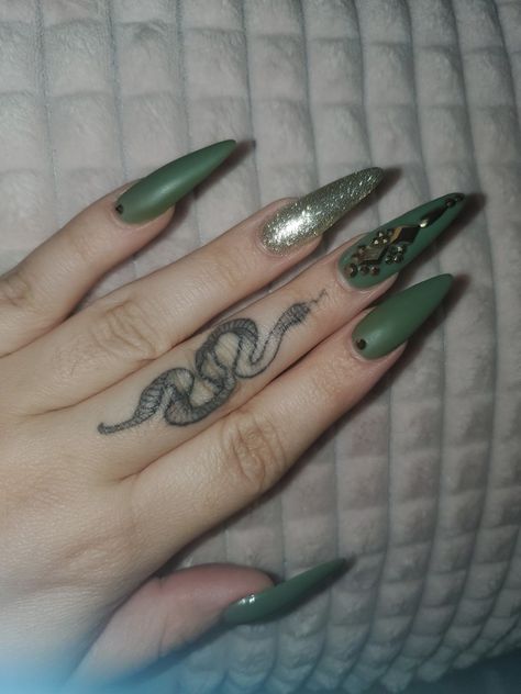 Snake Tattoo Design Finger, Snake Ring Finger Tattoo, Snake Around Finger Tattoo, Snake Finger Tattoos For Women, Finger Snake Tattoo, Snake Wrapped Around Finger Tattoo, Snake Finger Tattoo, Middle Finger Tattoos, Finger Tats