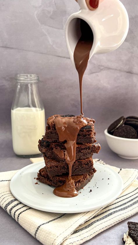 Brownie Oreo, Food Photography Tutorial, Instagram Cake, Oreo Brownies, Chocolate Design, Fancy Desserts, Brownie Cake, Food Cakes, Photographing Food