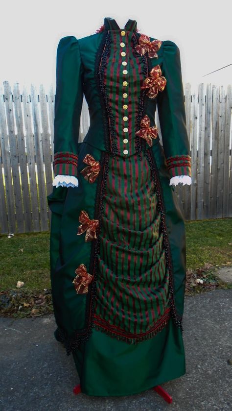 Steampunk Christmas Costume, Victorian Christmas Outfit, Steampunk Christmas, Victorian Costume, Steampunk Design, Christmas Costumes, Victorian Clothing, Victorian Christmas, Christmas Dress