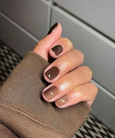 Chic Manicure, Brown Nail, Short Acrylic, Neutral Nails, Brown Nails, Hot Nails, Minimalist Nails, Chic Nails, Nail Polish Colors