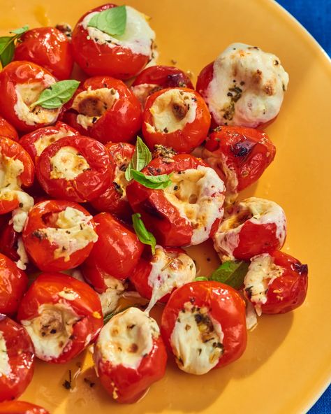 Stuffed Peppadew, Dinner Party Appetizer, Peppadew Peppers, Dinner Party Appetizers, Fancy Appetizers, Fancy Dinner Party, Tailgate Food, Party Appetizer, Peppers Recipes