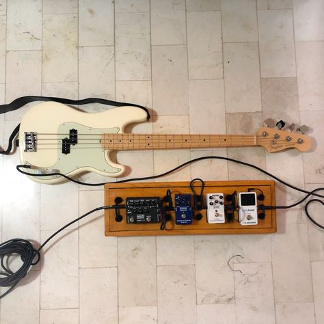 Bass Pedalboard, Guitar Things, Pedal Boards, Bass Pedals, Pedal Board, Bass Guitars, Bass Player, Music Aesthetic, Guitar Pedals