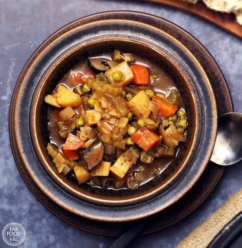 The 50+ BEST Vegan Kosher For Passover Recipes (Gluten-Free) Mushroom Slow Cooker Recipes, Vegan Slow Cooker Stew, Mushroom Slow Cooker, Slow Cooker Vegan, Chestnut Mushrooms, Vegetarian Stew, Vegan Crockpot Recipes, Vegan Crockpot, Vegan Potato Salads