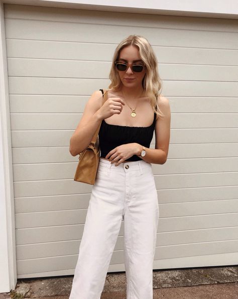 Nz Fashion, White Pants Outfit, Look Legging, Skandinavian Fashion, Outfit Look, Mode Inspo, Outfit Casual, White Pants, Spring Summer Outfits