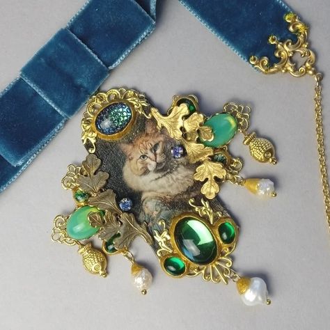 UNICULUS - Etsy Rococo Jewelry, Style Baroque, Rococo Style, Baroque Fashion, Velvet Ribbon, Marie Antoinette, Rococo, Old Pictures, Statement Jewelry