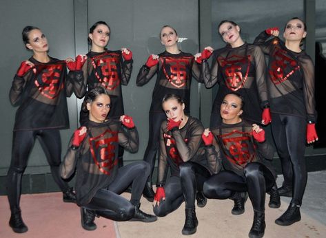 University of St. Thomas Dance Team  - Hiip Hop 2016 Dance Group Outfits Hip Hop, Dance Style Outfits Hip Hop, Dance Group Outfits, Dance Team Outfits, Group Dance Costumes, Hip Hop Dance Team, Dance Team Clothes, Team Outfits, Hip Hop Dance Outfits