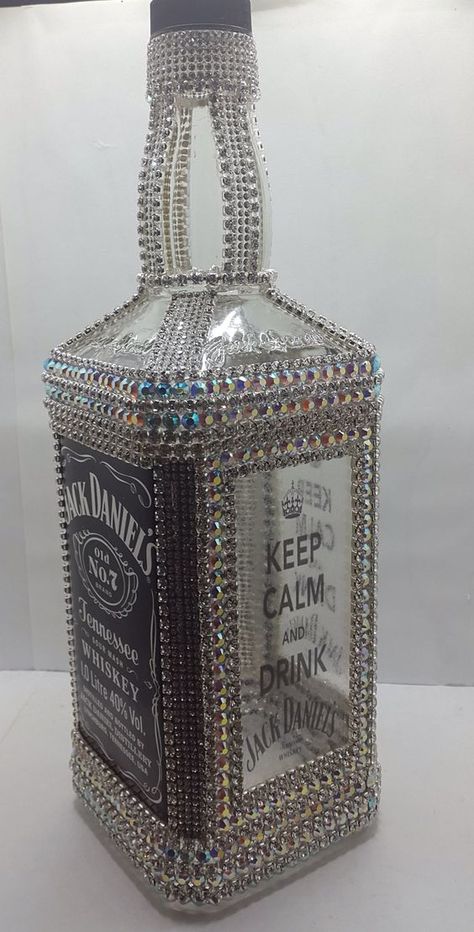 Alcohol Bottle Decorations, Bedazzled Liquor Bottles, Bottles Craft, Bedazzled Bottle, Alcohol Bottle Crafts, Decorated Liquor Bottles, Bling Bottles, Liquor Bottle Crafts, Wine Bottle Design