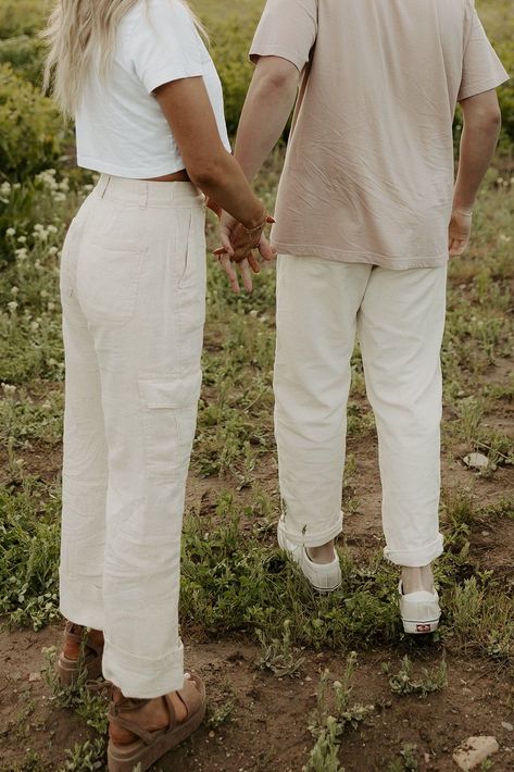 Engagement Photos Outfits Utah | Candid Couples Photo Aesthetic | Lauren Novak Photography | Myleigh and Jackson decided to celebrate their engagement in Provo Canyon with spring engagement pictures and romantic moments! Get inspired by unique engagement photos spring, spring engagement outfit ideas, spring engagement photos, and spring engagement flowers! Book Lauren for your spring engagement session or spring couples photoshoot at itslaurennovak.com! Engagement Jeans Outfit, Linen Couple Outfit, Cozy Engagement Photos Outfits, Engagement Photos Outfits Field, Proposal Outfits For Her Casual, White Tshirt Engagement Pictures, Subtle Engagement Photos, Call Engagement Photo Outfits, Proposal Outfit For Him