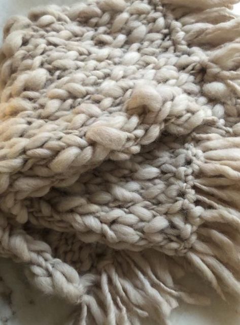 Blanket With Tassels, Couples Blanket, Diy Baby Blanket, Newborn Blanket, Beautiful Baby Blanket, Fluffy Bedding, Newborn Blankets, Blanket Diy, Fur Blanket