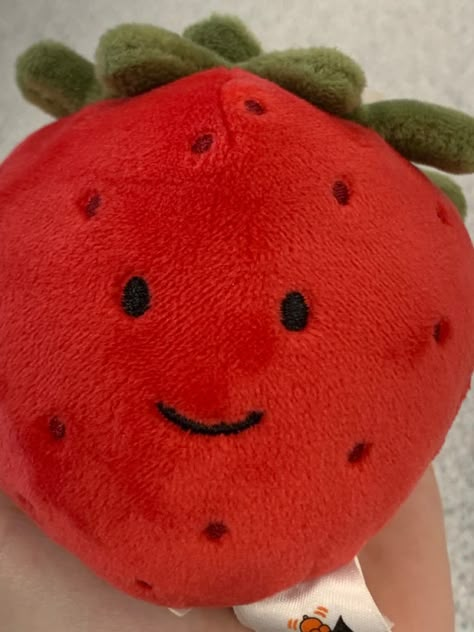 Jellycat Strawberry, Jellycat Stuffed Animals, Cute Squishies, Kawaii Plushies, Cute Stuffed Animals, Nalu, Cute Toys, Cute Plush, Soft Toy