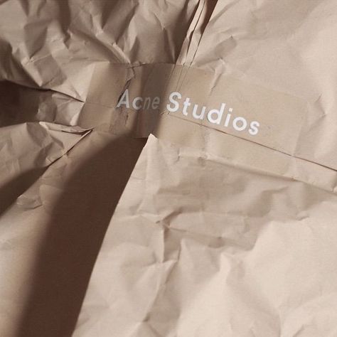 S U N D A Y S E L E C T I O N Beige Branding, Acne Studio, Fashion Packaging, Online Teachers, Lifestyle Art, Packing Design, Packaging Labels, Branding Packaging, Design Packaging