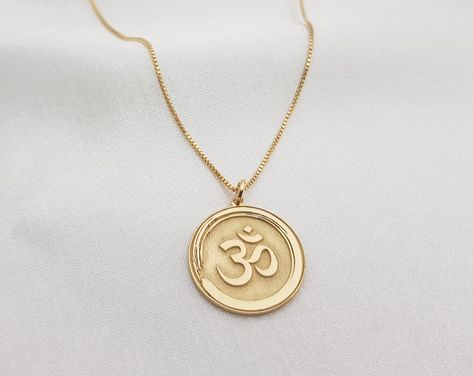 Aum Necklace, Ohm Necklace, Om Necklace, Gold Necklace Indian, Jewellery Bridal, Bouquet Gift, Unique Pendant Necklace, Gold Chain Design, Gold Necklace Indian Bridal Jewelry