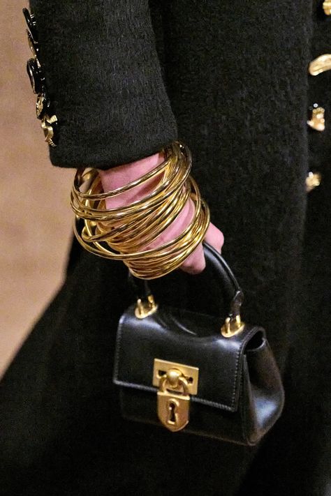 Daniel Roseberry, 2023 Fw, Stretch Leather Boots, Embellished Purses, Leather Bag Design, Fall 2023 Ready To Wear, 2023 Ready To Wear Collection, Velvet Cocktail Dress, 2023 Ready To Wear