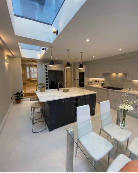 Back Kitchen Extension, Large Kitchen Extension Open Plan, Open Plan Kitchen Living Room Uk, Galley Kitchen Diner, L Shape Kitchen Diner, Small Kitchen Diner Ideas Open Plan, Open Plan Living Dining Room, Kitchen Extension Open Plan, Barn Extension