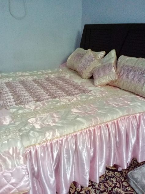 Satin Bed, Bed Idea, Chic Bedrooms, Shabby Chic Bedrooms, Lace Silk, Silk Slip, Bedroom Inspo, Future House, Comforter Sets