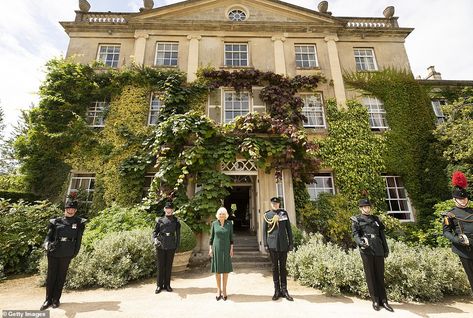 Highgrove House, Country Mansion, London Residence, His Personality, Door Colors, Prince Charles And Camilla, Clarence House, Country Retreat, Royal Residence