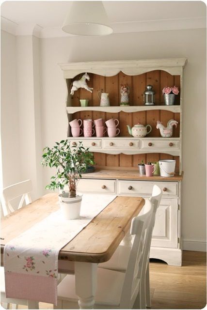 Dining Room Table And Chairs, Cocina Shabby Chic, Shabby Chic Dining Room, Shabby Chic Decorating, Cottage Dining, Country Style Furniture, Chic Dining Room, Shabby Chic Dining, Country Dining Rooms