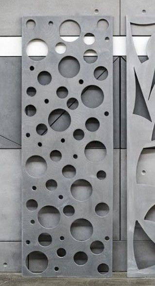 Metal Sheet Design, Porte In Ferro, Decorative Screen Panels, Decoration Beton, Jaali Design, Metal Facade, Concrete Panel, Balcony Railing Design, Cement Wall