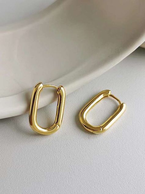 Free Returns ✓ Free Shipping✓. Oval Hoop Earrings- undefined at SHEIN. Jewelry Pics Ideas, Gold Photography, Jewelry Product Shots, Creative Jewelry Photography, Chunky Gold Hoop Earrings, Embellished Fashion, Jewelry Photoshoot, Ear Ring, Jewelry Post