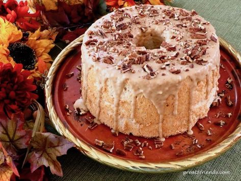 Easy Maple Pecan Angel Food Cake Betty Crocker Cake Mix, Betty Crocker Cake, Angel Food Cake Mix Recipes, Thanksgiving Desserts Easy, Maple Pecan, Cake Mix Recipes, Easy Thanksgiving, Thanksgiving Desserts, Angel Food Cake