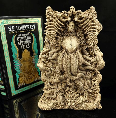 Cthulhu Statue, Lovecraft Mythos, Cosmic Entity, Haunted Props, Monster Clay, Lovecraft Monsters, Cthulhu Fhtagn, Painted Sculpture, Lovecraftian Horror