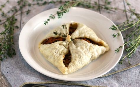 Vegetarian Easter Recipes, Vegan Lentil Recipes, Puff Pastry Pockets, Vegan Christmas Dinner, Vegan Holiday Recipes, Vegan Christmas Recipes, Vegan Holiday, Vegan Thanksgiving Recipes, Meals Healthy