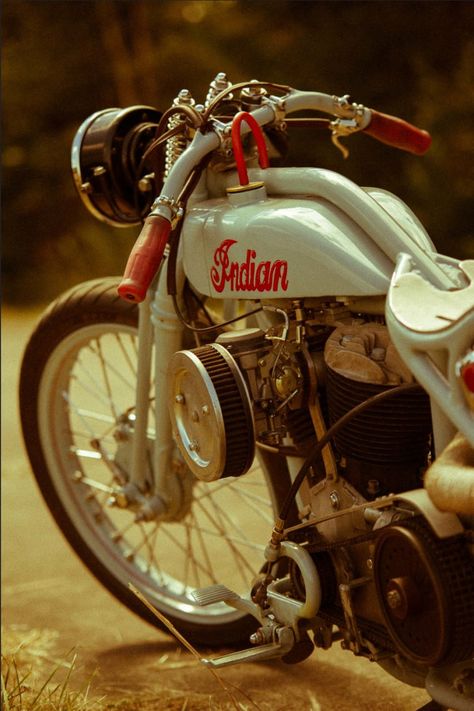 Amazing vintage Indian motorcycle #motorcycle #motorbike #motorcycles #motorsportphotography Vintage Indian Motorcycles, Motos Vintage, Motos Harley, Old Motorcycles, Hot Bikes, Old Bikes, Sepeda Motor, Cool Motorcycles, Indian Motorcycle