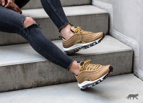 Nike WMNS Air Max 97 OG QS "Metallic Gold" Air Max 97 Outfit Women, Air Max 97 Outfit, Yeezy 350 Shoes, Planned Outfits, Cheap Nike Air Max, Custom Nike Shoes, Heart Fashion, Nike Free Shoes, Nike Shoes Outlet