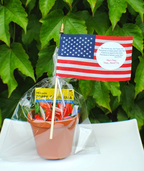 Jac o' lyn Murphy: Memorial Day Favors - Poignant Party Poppies Memorial Day Marketing Ideas, Veterans Appreciation, Memorial Day Thank You, Realtor Life, Fun At The Beach, Party Favors For Adults, Table Favors, Veterans Day Gifts, June 1st