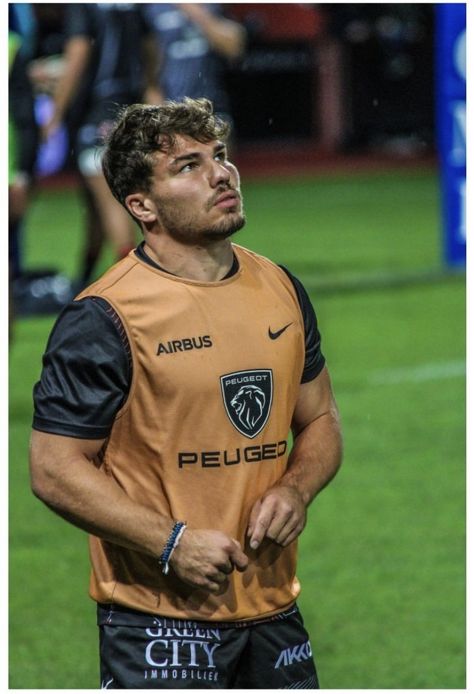 Antoine Dupont, France Rugby, Rugby Boys, Sport Aesthetic, Motivation Sport, Sports Aesthetic, Rugby Players, Toulouse, American Football