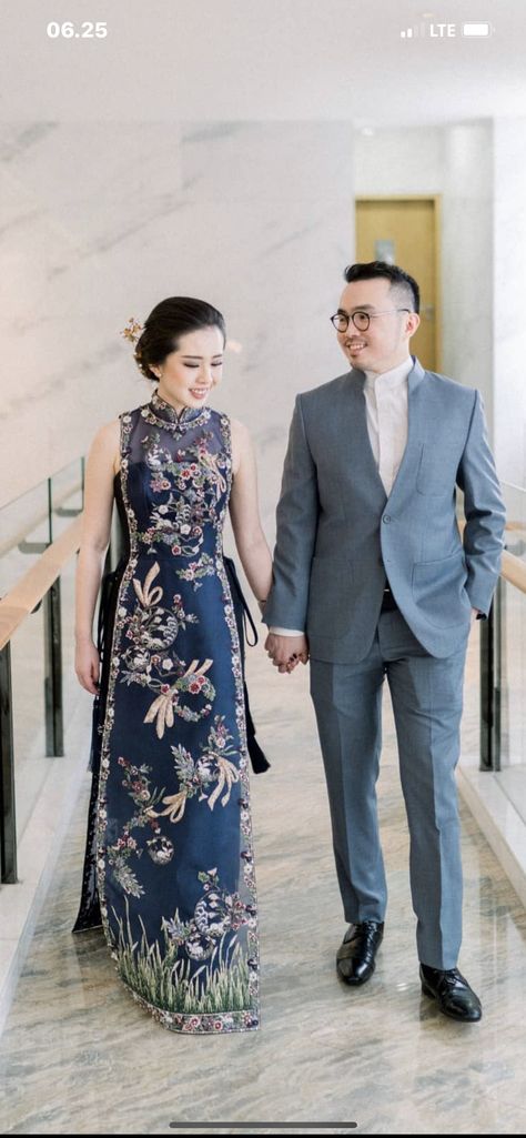 Qibao Shanghai Chinese Dresses, Shanghai Dress Modern, Chinese Sangjit Dress, Chinese Engagement Dress, Cheongsam Modern Wedding, Tingjing Dress, Sangjit Dress Modern, Cheongsam Sangjit, Cheongsam Modern Dress