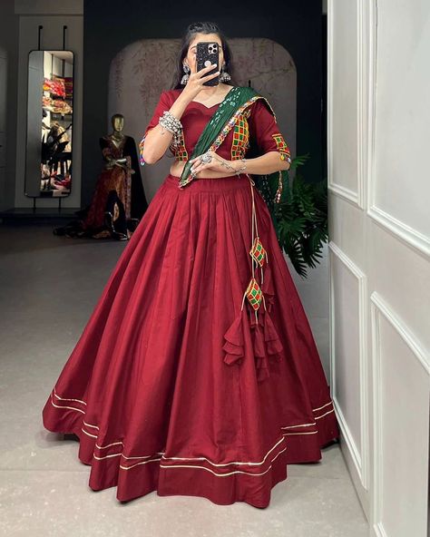 Garba Chaniya Choli, Gamthi Work, Lehenga Stitched, Indian Lengha, Maroon Lehenga, Bandhej Print, Chaniya Choli Designs, Navratri Lehenga, Black Cotton Skirt