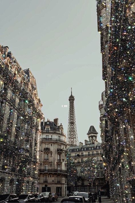 #glitter #paris #parisfrance #sparkle #photography #photoshoot #edit #aesthetic #aesthetictumblr Paris When It Sizzles, Paris Aesthetic Wallpaper, Prancis Paris, Arte Glitter, Photographie New York, Grafika Vintage, Glitter Photography, Wallpaper Estetika, Boujee Aesthetic