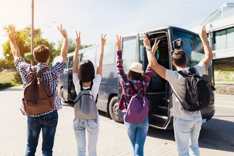 Travel Bus, The Twelve Apostles, Travel City, Twelve Apostles, Great Ocean Road, School Trip, Happy People, Premium Photo, Tour Guide