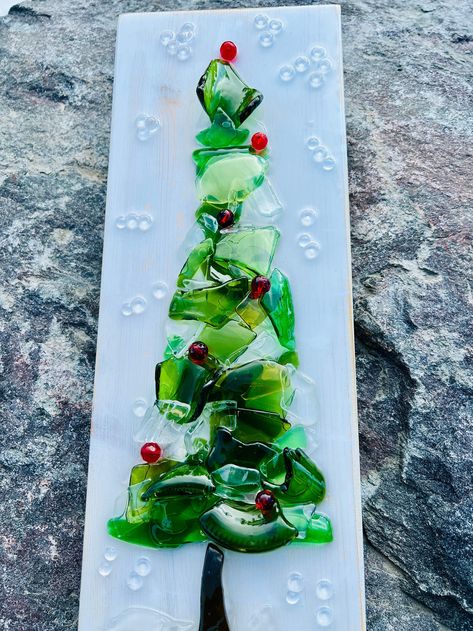 Oh Christmas Tree Glass Art 6X15 Wall Hanging made from Sea Glass and finished with Resin. Glass Shards Art, Christmas Sea Glass Art, Christmas Resin Ideas, Glass And Resin Art, Resin Pictures, Glass Resin Art, Resin Christmas Tree, Sea Glass Christmas Tree, Broken Glass Crafts