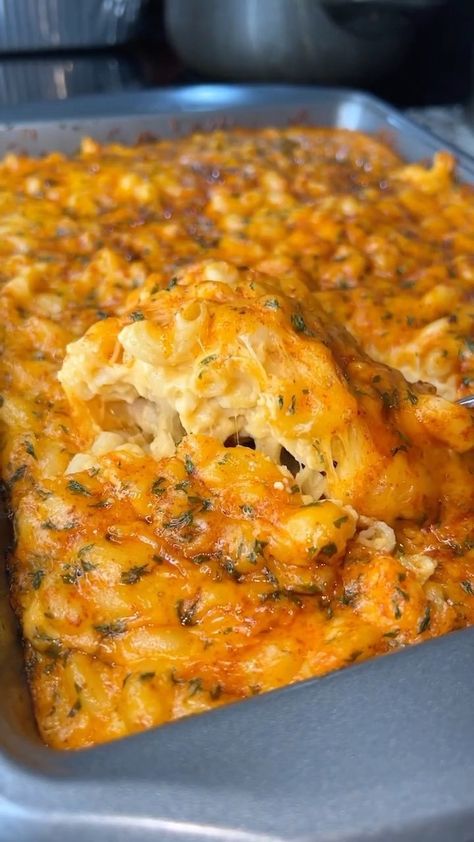 Baked Chicken And Mac And Cheese, Baked Mac And Cheese Aesthetic, Homade Macaroni And Cheese Easy, Homade Macaroni And Cheese, Popeyes Mac And Cheese Recipe, Mac And Cheese Aesthetic, Mac And Cheese Baked, Homemade Mac And Cheese Recipe Baked, Elbow Noodles